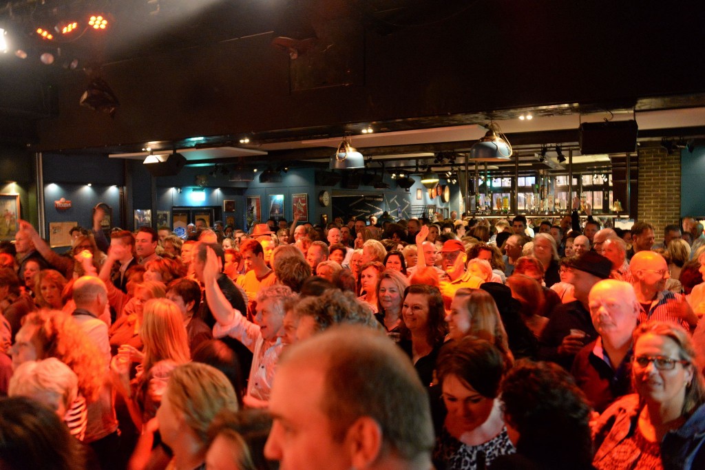 ../Images/Heel Noordwijkerhout zingt Hazes 090.jpg